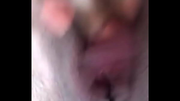 Me masturbo mientras mi esposono estacon un_vibradoren mi vagina