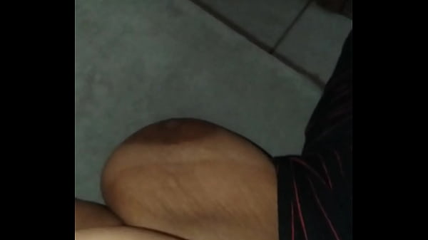 Play MP4 - Me chamou para assistir Netflix e apagou no meu colo&comma;aproveitei para filmar escondido suas belas tetas&period; &lpar; Imagina essas tetas com leite que del&iacute;cia vai ser&period; &rpar;