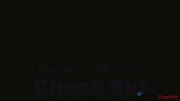 Nonton Boutique Workers Demonstrate Sex Toys For Customers thumbnail