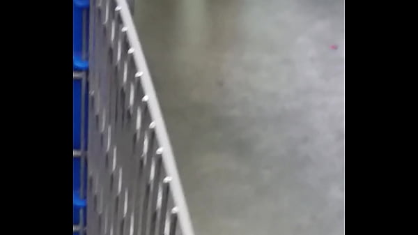 Play MP4 - Candid milf feet