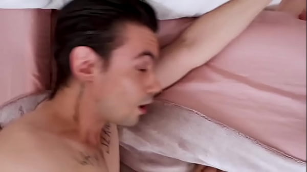 Nonton I Up And Find These Two Goddesses In My Bed, They Are Horny And Want To Give Me A Blowjob. Every Man's Dream!fu ... thumbnail