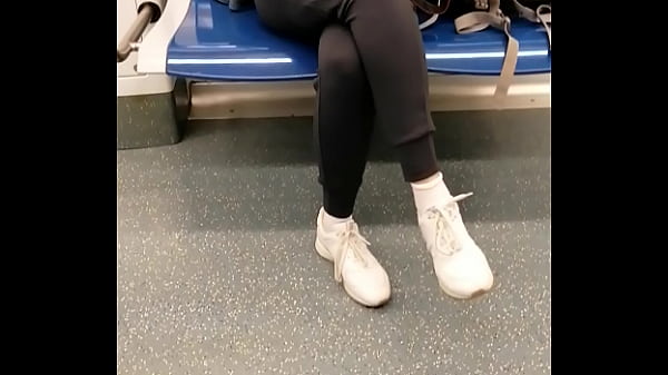 Nonton Mature Girl Without Face Mask Caught thumbnail