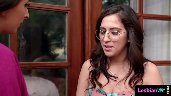 Bigtits babe seduces nerdylesbian