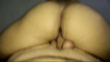 Mi madrastra me busca pidiendo verga 