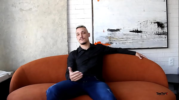 teste_do sofá_com a maravilhosa Reh queen