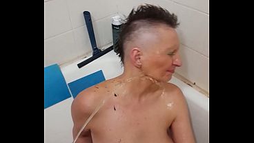 Milf sandra trinkt goldener regen facefuck deepthroat gesichtsbesamung jan 12 2026