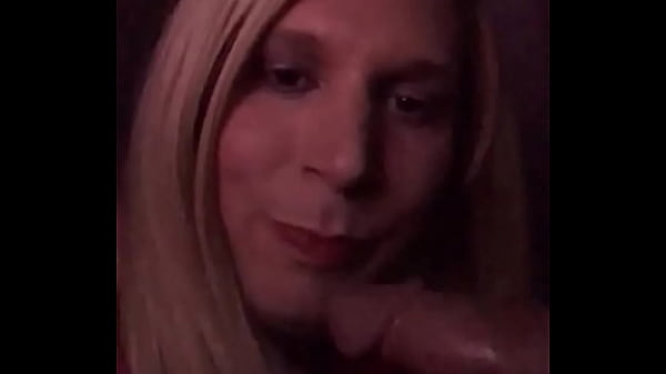 Play MP4 - Glory hole blow job