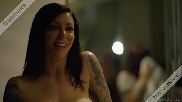 TanaLea mostrando que até_no banheiro ela_faz valer