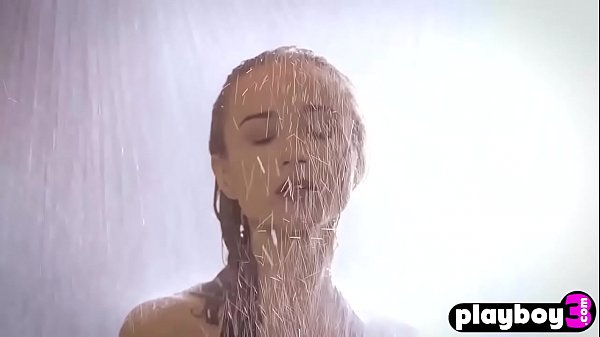 Cute tighty model teensshow their hotround asses