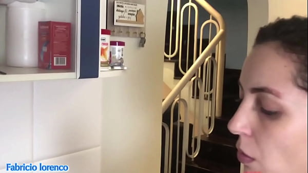 Fiz meu pau de lanche pra safada e deixei sua buceta recheada de porra completo no sheer e red 8 