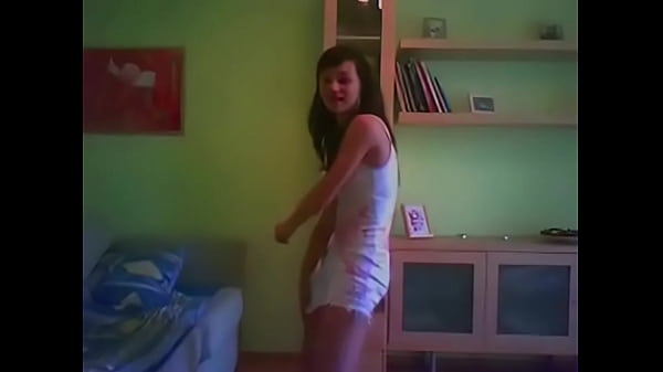 LaCubanita Bailando Reggaeton El_Meneo Club Mix