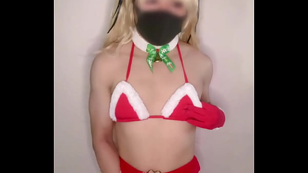 santarina femboy faps and cums