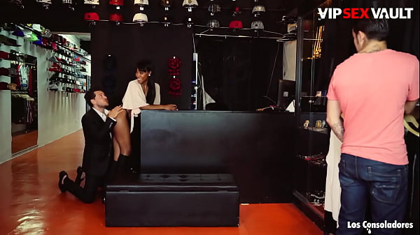 Play MP4 - LOS CONSOLADORES - &lpar;Noe Milk&comma; Andy Stone & Adrian Dimas&rpar; Ebony Latina Gets Cock In Hot Threeway