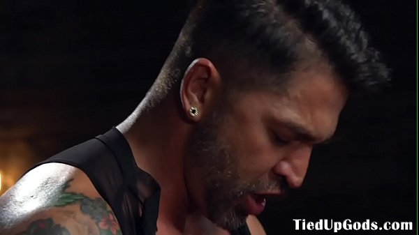 BDSM dom masks his sex slave for cocksucking 