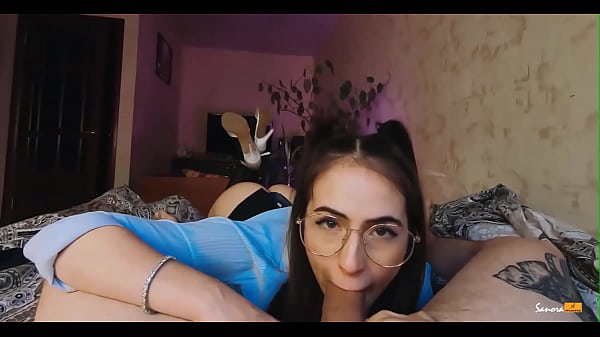 Play MP4 - A Girl Sucks a Dick in the Morning and is Late for Work