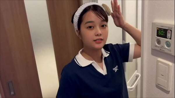 Nonton 【彼女のすっぴん姿】泊まりにきた彼女と24時間sexしっぱなしのお泊まりでした。 thumbnail