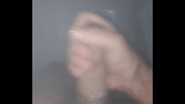 Play MP4 - Aprovecho la ducha para correrme una buena paja