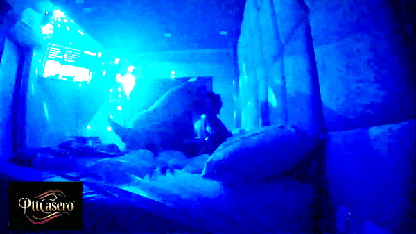 Nos interrumpieron... Escucha a la cuartelera del hotel al final (FLASH - FLASH - FLASH) 