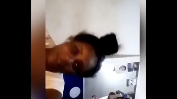 Play MP4 - Akele Billy le patriote se masturbe sur facebook