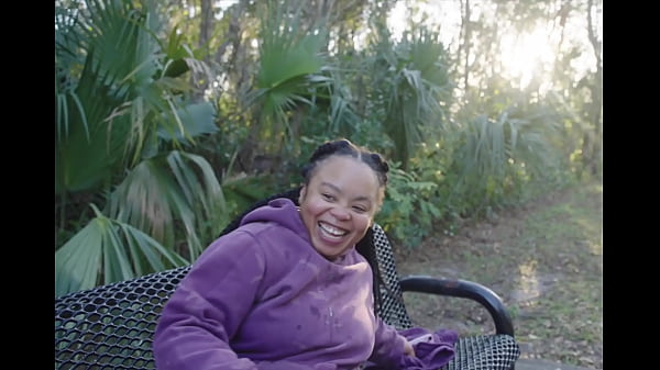 Play MP4 - Ebony slut pound pussy on PUBLIC bench