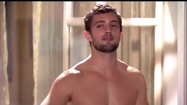 Jorgito Bianchi sem camisa de sunga