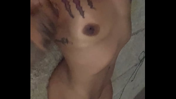 Hot black girl with muscles 