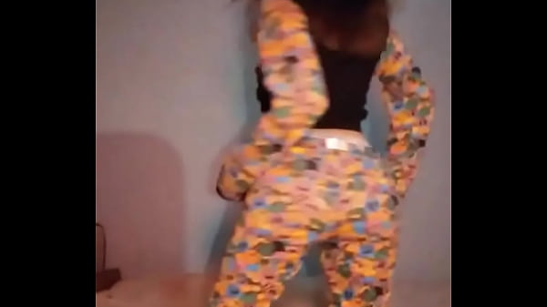 Bonneyuwu - 9:34 pijama dildo masturbacion striptease 