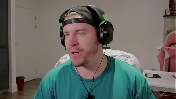 HOW TO BE A GAMER GIRL IN 2020 (Fap CEO)_[Uncensored]