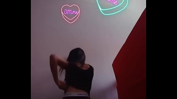 Gosto de ser exibida vem mais machos me comer 