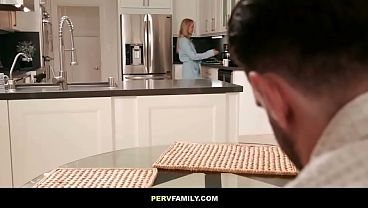 Nonton Forbidden Desire: A Steamy Encounter Between Stepdaughter And Stepdad While Mom's In The Shower Bratty Stepdaughter Molly Pixie Smalls Has thumbnail