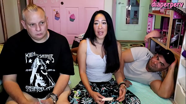 Answeringrandom_Sex questions with diaper fetish