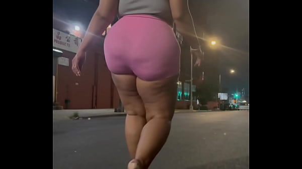 Boricua Leg Tease Queen thumbnail