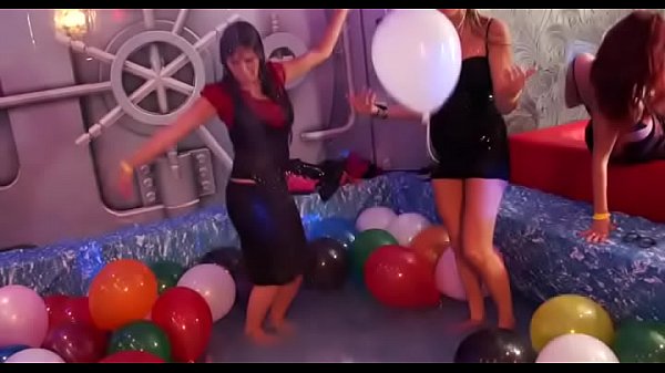 Nonton Gorgeous Angels Are Sharing Their Sexy Bodily Assets thumbnail