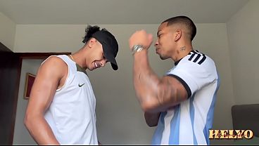 Gostou Do Rab&atilde;o Do Parceiro Marcando No Shorts thumbnail