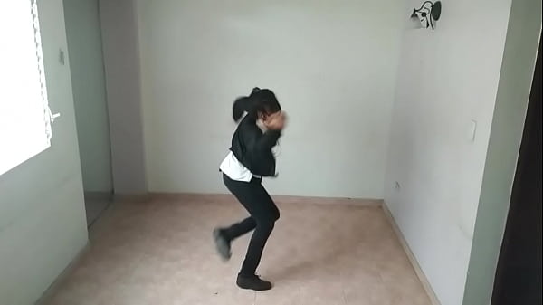 Mature Venezuelan Moving To The Beat Of Tasty Idols thumbnail