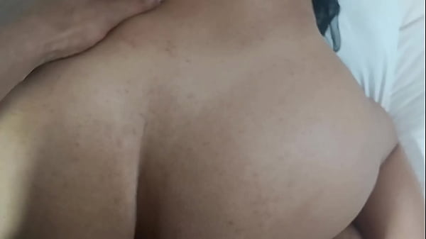 Play MP4 - Morena chupa tudo