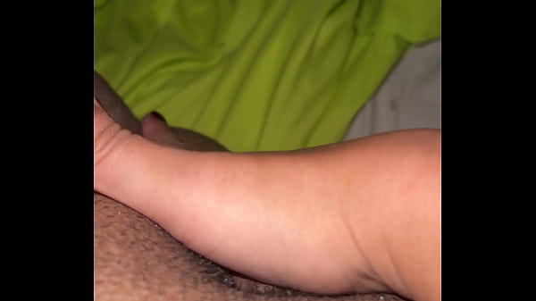 Play MP4 - Masturbandome&comma; escucha que rico mi sonido