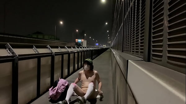 女装まゆ国道脇で全裸露出 