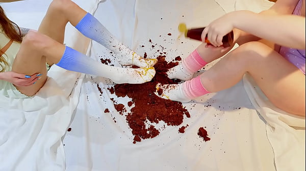 Nonton Pastel Crush! Chocolate Cake And Cock Addition! Foot Fetish thumbnail