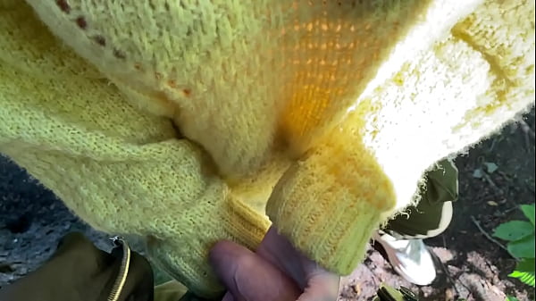 Play MP4 - Blonde in the park was cock hungry