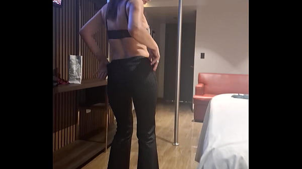 Nonton Sexy Baile De Mi Cu&ntilde;ada En Un Hotel A Escondidas De Su Marido. thumbnail