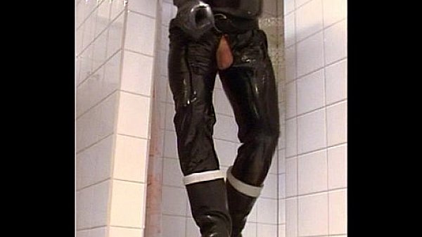 Roxina2002HornyRubberBootParade300102XXXL.MPG 