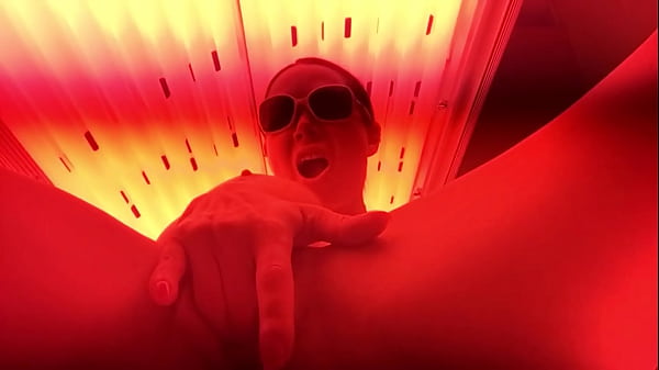 Busty Slut Gets Herself Off In Public Tanning Bed thumbnail