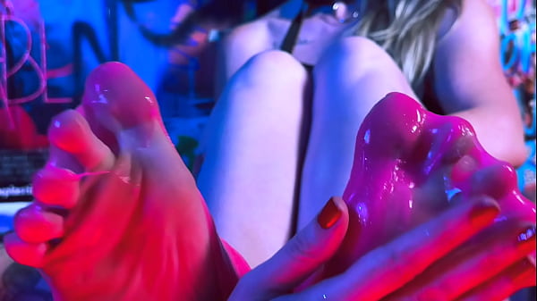 Messy Foot_Play To_Make You Hard