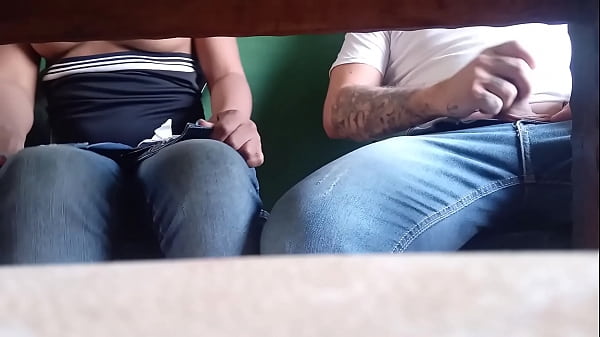 no recreio da escola_profesor come fode a_novinha