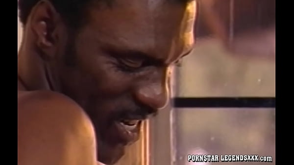 Cumshot on small tits for retro pornstar 