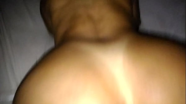 Comendo o cu de uma puta rabuda 