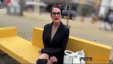 Nonton Slutty Teacher Wants To Become Pornstar. Adela Myers Fucks A Tattooed Chud On Pepeporn thumbnail