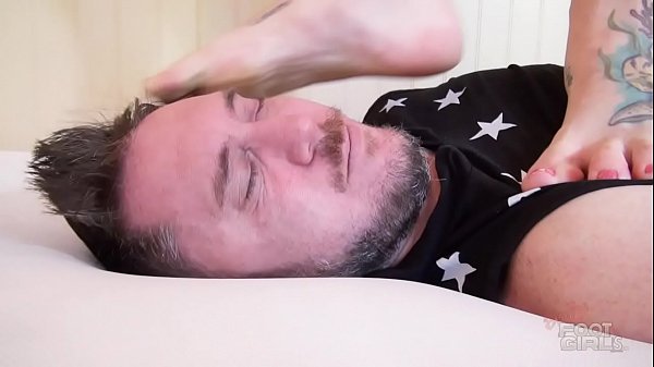 Play MP4 - Amazon Facestanding