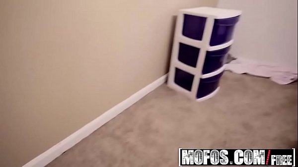 Mofos - Ebony Sex Tapes - Horny Couple Sneak aDicking